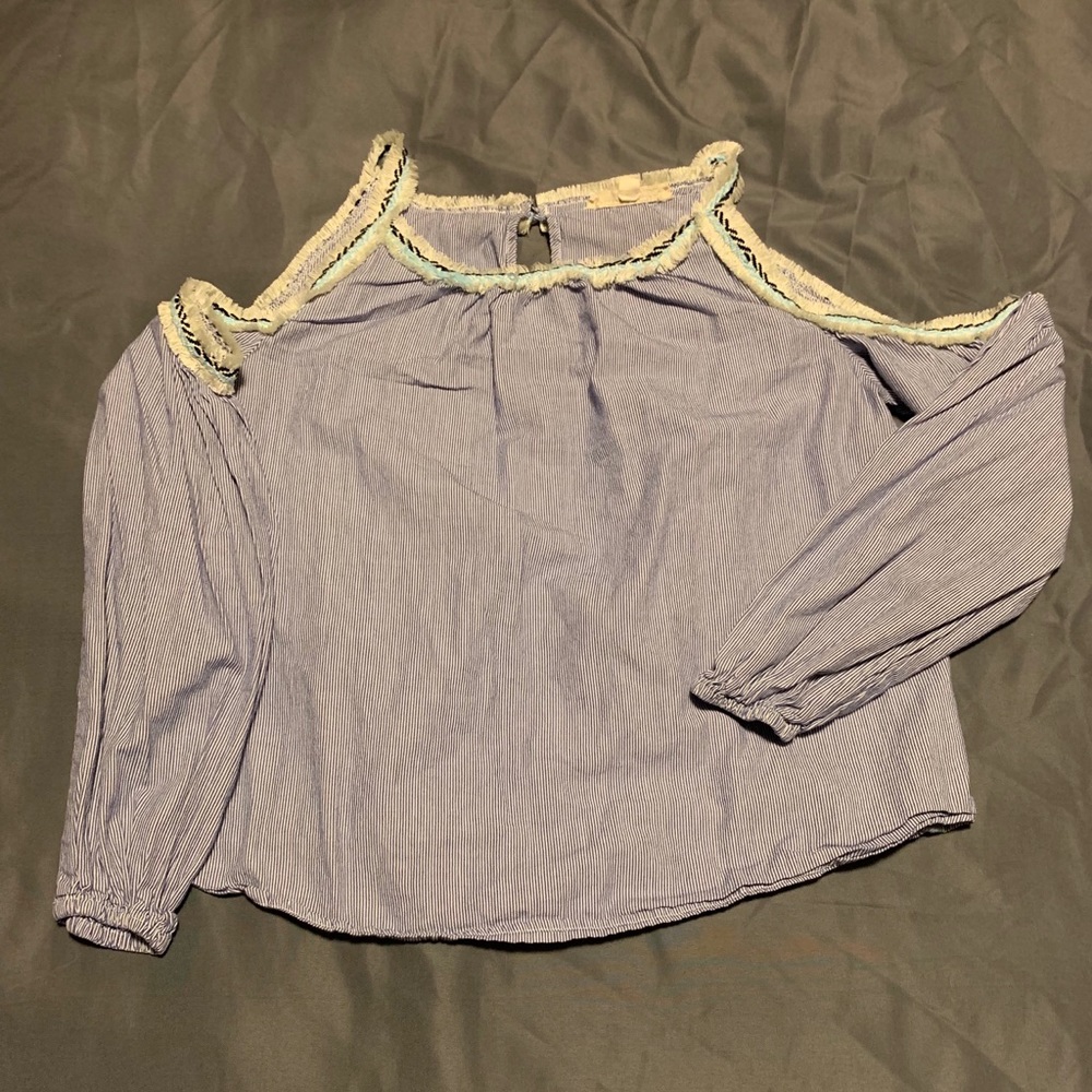 Cold shoulder top